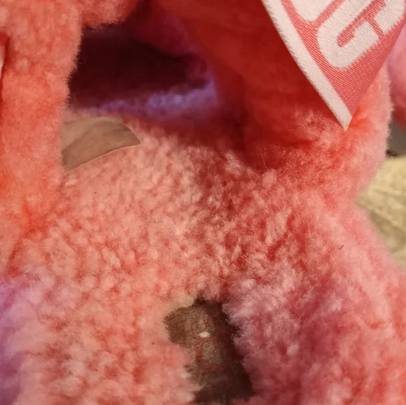 4/$20 UGG Hot Pink Fluffita Platform Sandals - Picture 13 of 16